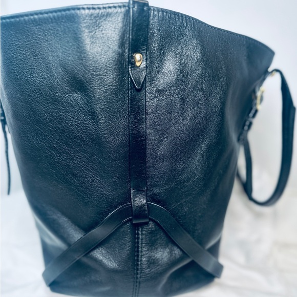 Burberry Black Leather Shoulder Bag-Gold Tone Hardware- Made in Italy - Picture 4 of 12